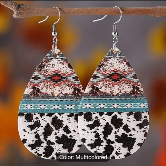 Earrings Western Cow Print Women's Faux Leather Dangle New f27 - Picture 1 of 1